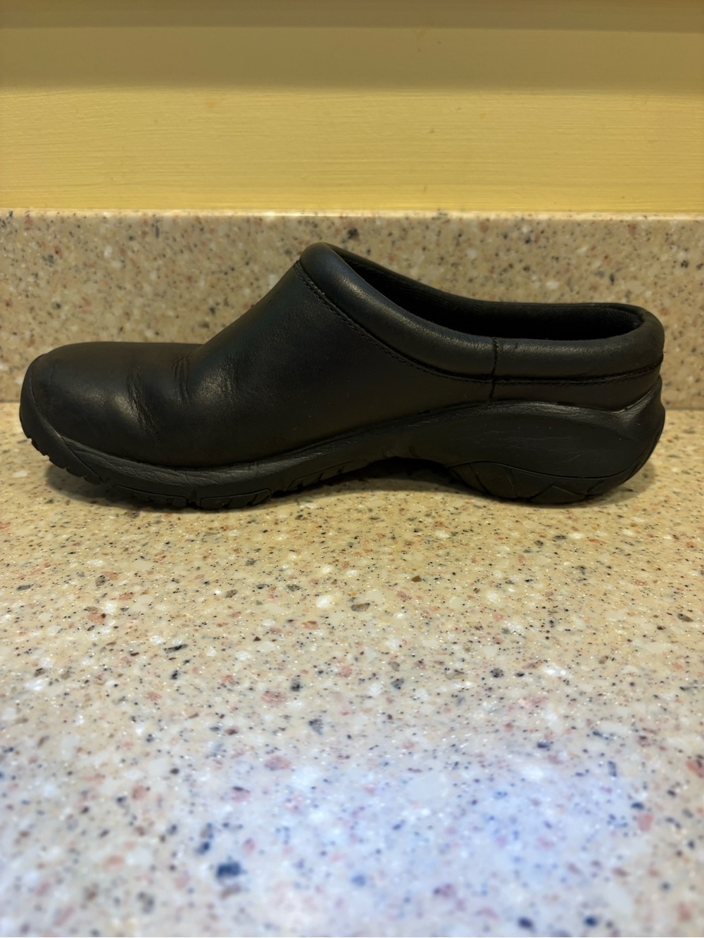 Women’s Merrell Encore Nova 4 Leather Clogs, Size 5